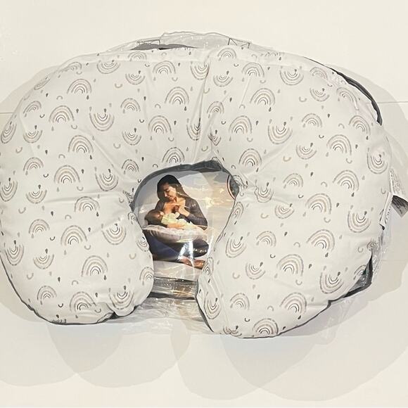 Graco Rainy Day Baby Feeding Pillow, Bottle/Breastfeeding Head & Back Positioner - Picture 8 of 11